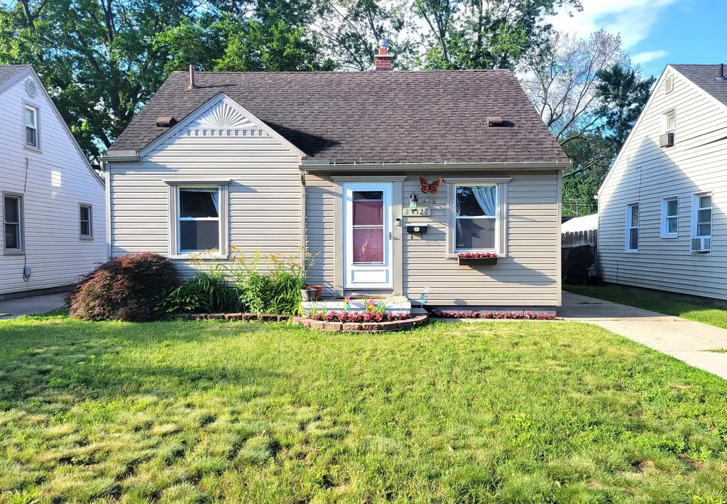 24127 Lehigh Street Dearborn Heights City MI 48125