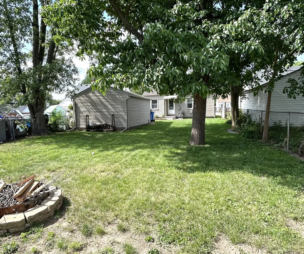 24127 Lehigh Street Dearborn Heights City MI 48125
