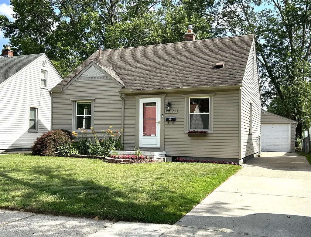 24127 Lehigh Street Dearborn Heights City MI 48125