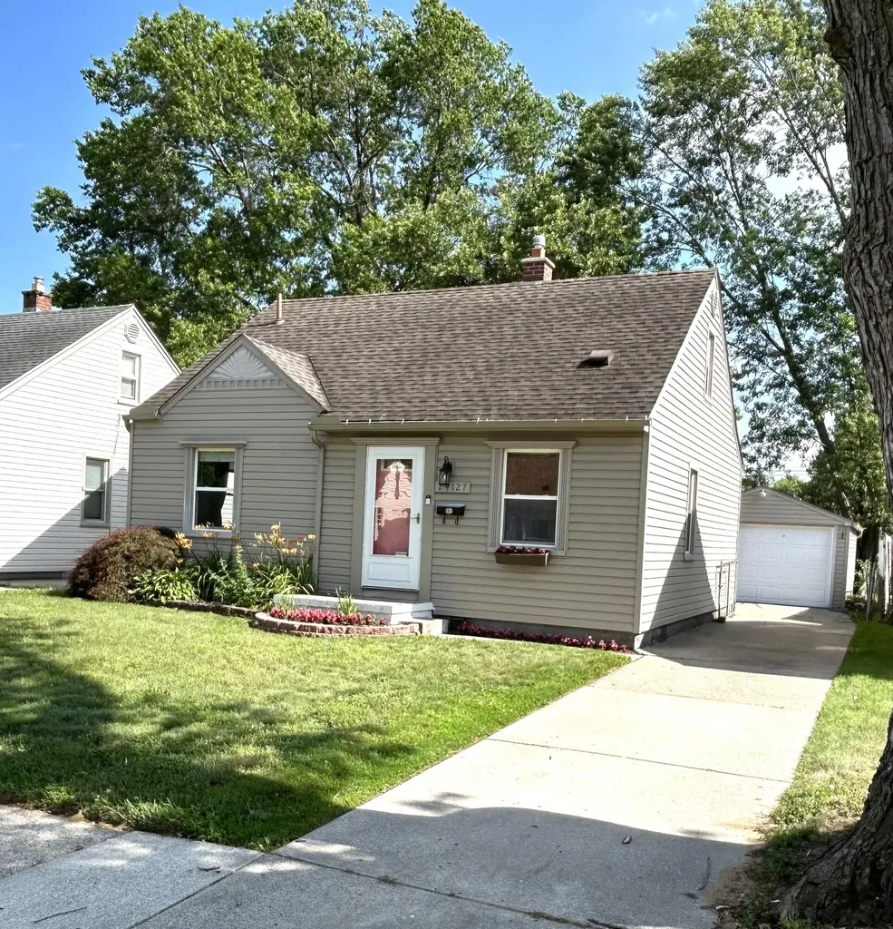 24127 Lehigh Street Dearborn Heights City MI 48125