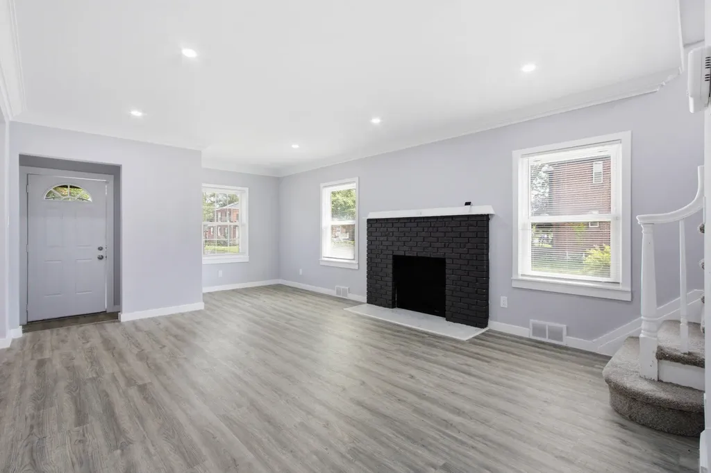 18603 Roselawn Street Detroit City MI 48221