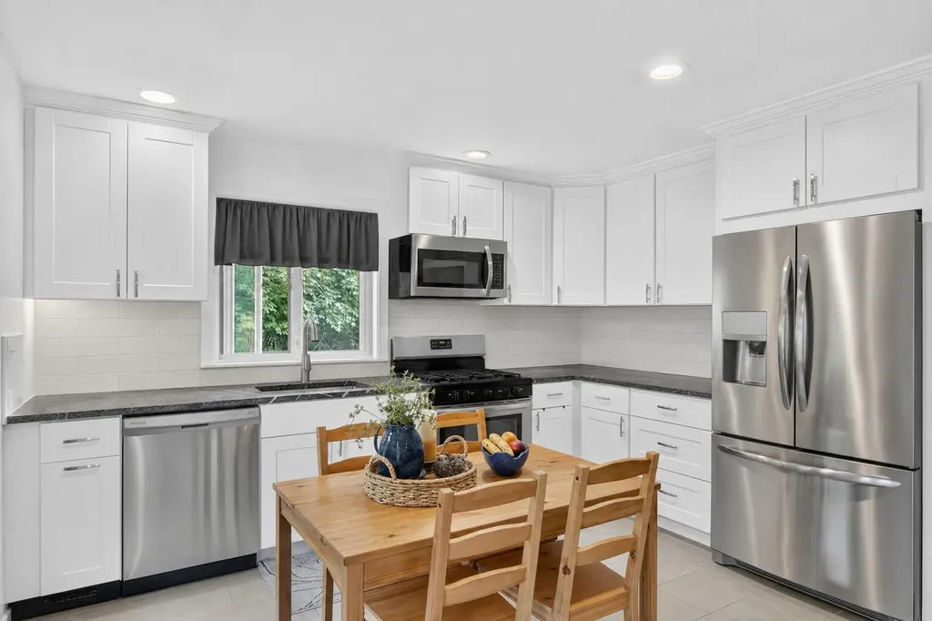 26844 Shiawassee Street Southfield City MI 48033