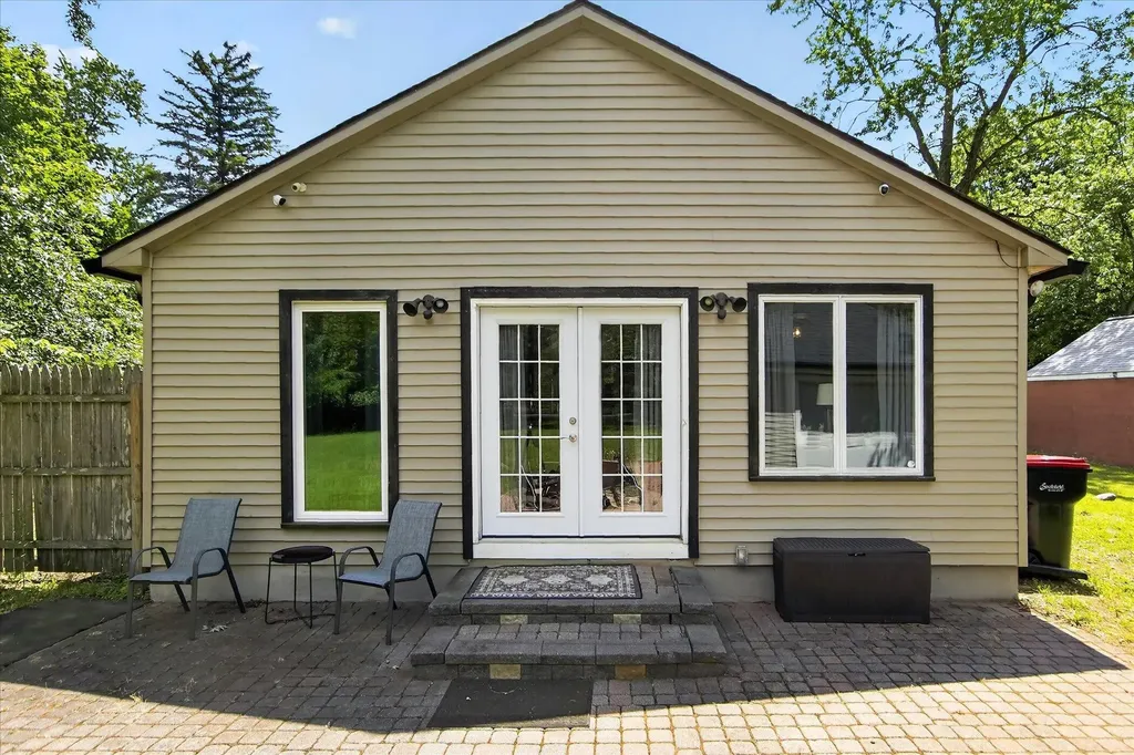 26844 Shiawassee Street Southfield City MI 48033
