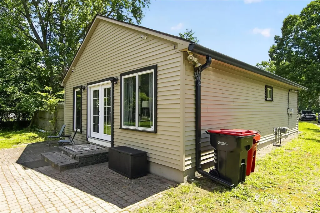 26844 Shiawassee Street Southfield City MI 48033