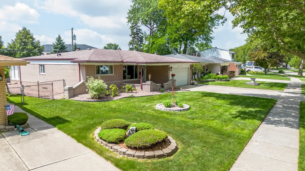 14490 Edshire Drive Sterling Heights City MI 48312