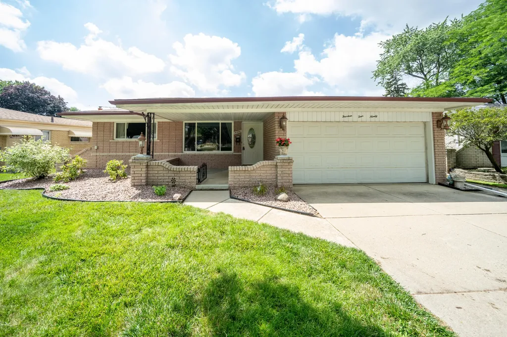 14490 Edshire Drive Sterling Heights City MI 48312
