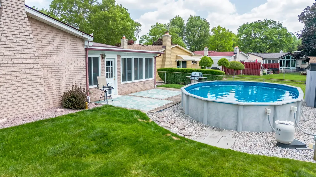 14490 Edshire Drive Sterling Heights City MI 48312