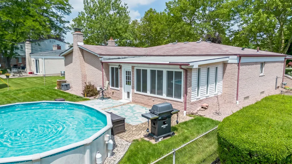 14490 Edshire Drive Sterling Heights City MI 48312