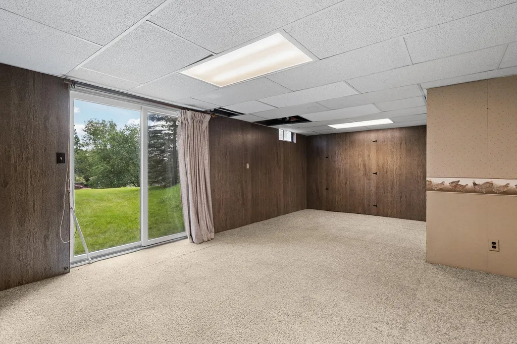10663 Hall Road Hamburg Township MI 48189