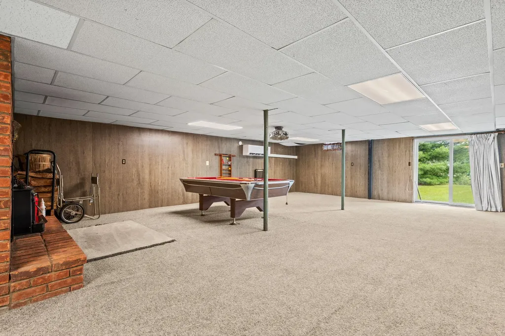 10663 Hall Road Hamburg Township MI 48189
