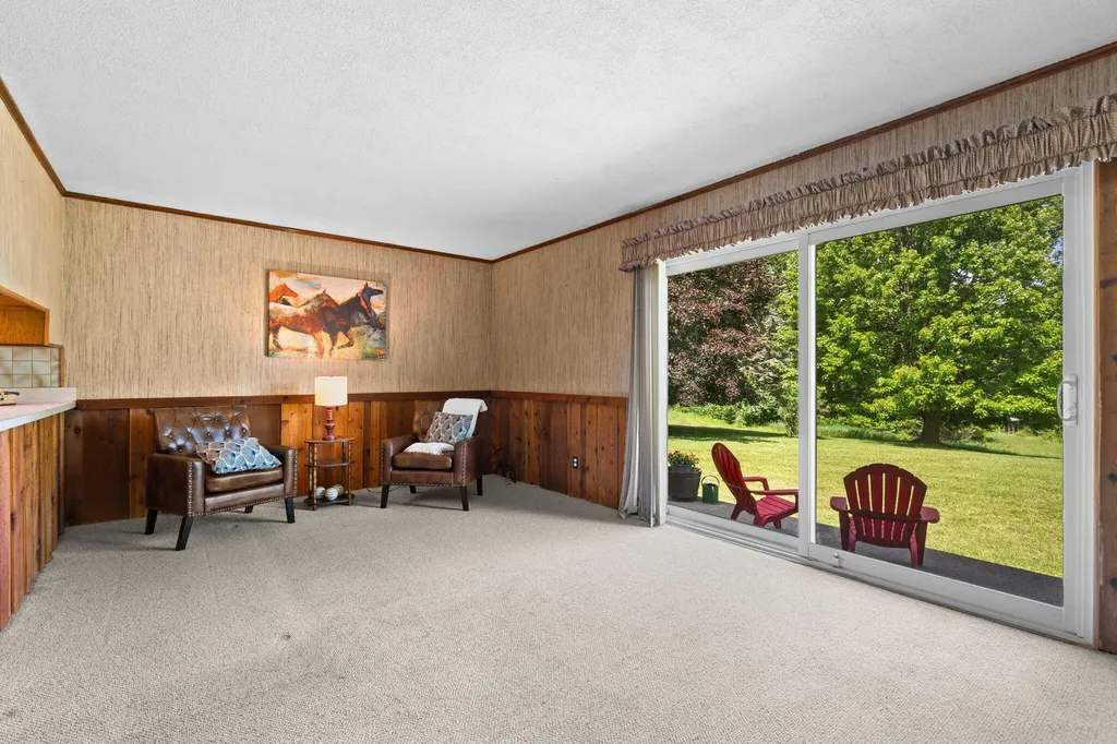 10663 Hall Road Hamburg Township MI 48189