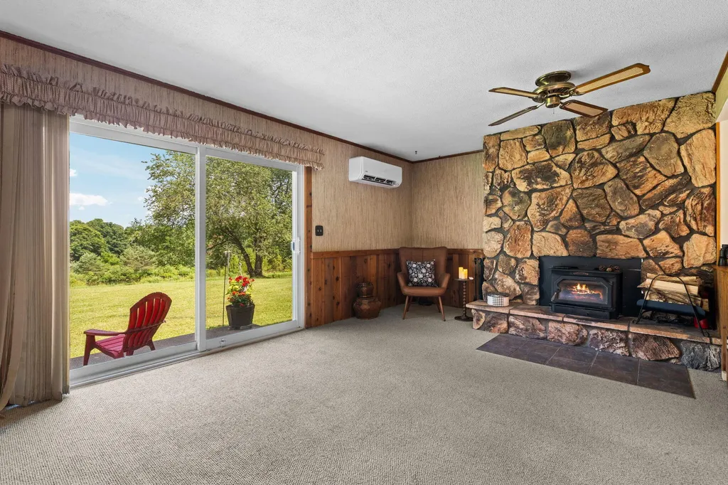 10663 Hall Road Hamburg Township MI 48189