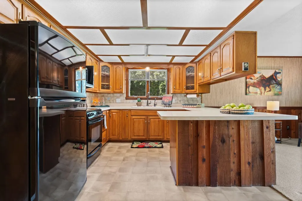 10663 Hall Road Hamburg Township MI 48189
