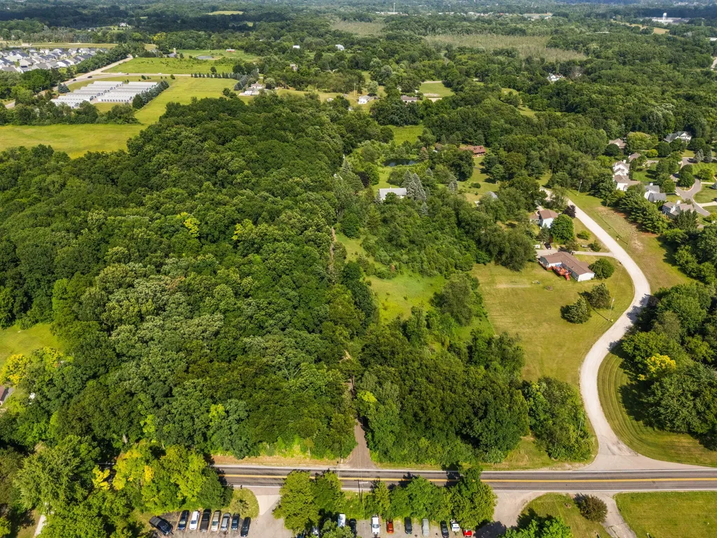 10663 Hall Road Hamburg Township MI 48189