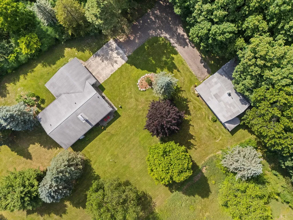 10663 Hall Road Hamburg Township MI 48189
