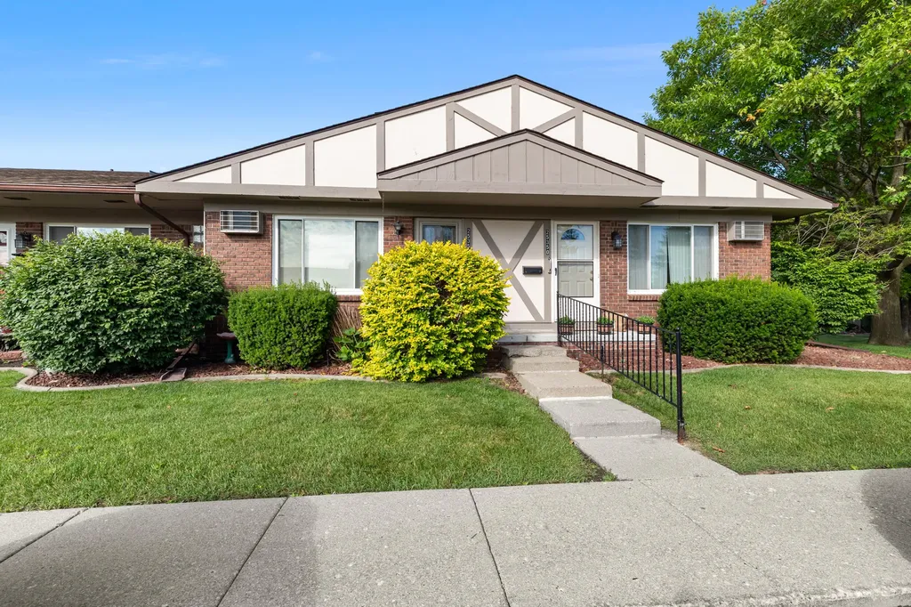 25352 Potomac Drive South Lyon City MI 48178
