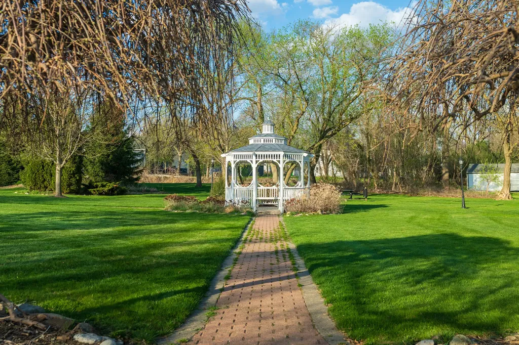25352 Potomac Drive South Lyon City MI 48178