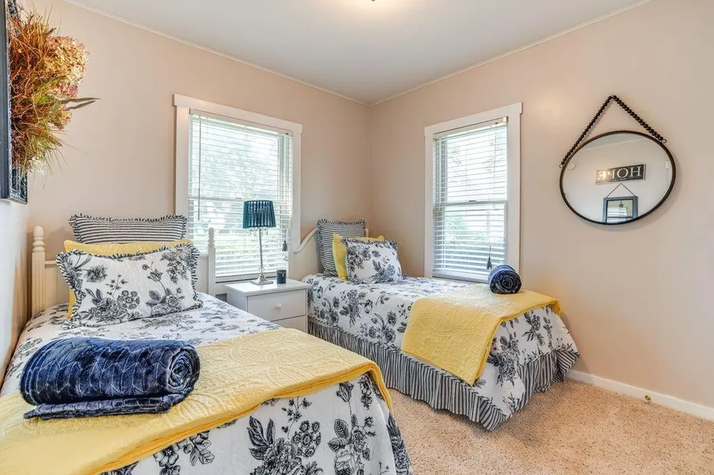 51479 Summit Street Paw Paw Township MI 49079