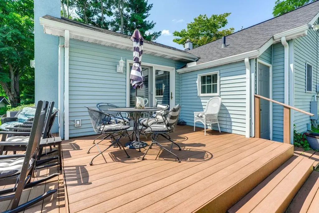51479 Summit Street Paw Paw Township MI 49079