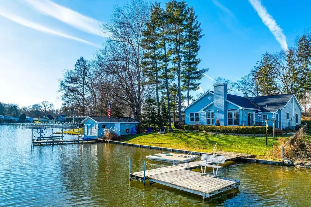 51479 Summit Street Paw Paw Township MI 49079