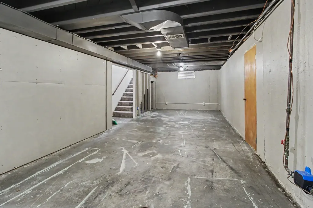 1210 Hull Ypsilanti Charter Township MI 48198