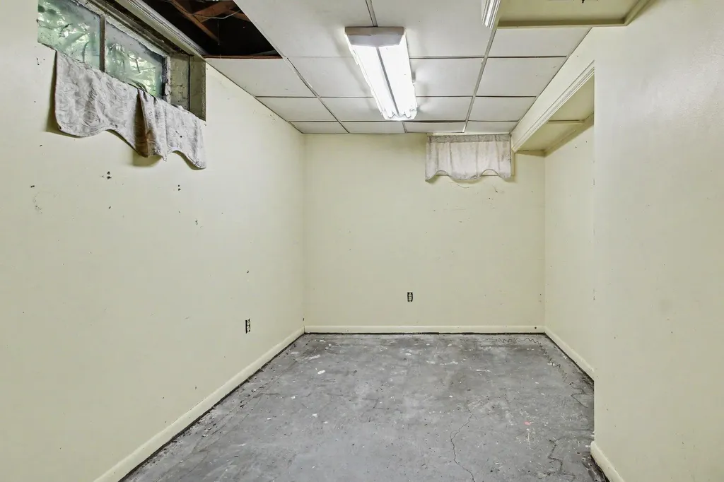 1210 Hull Ypsilanti Charter Township MI 48198