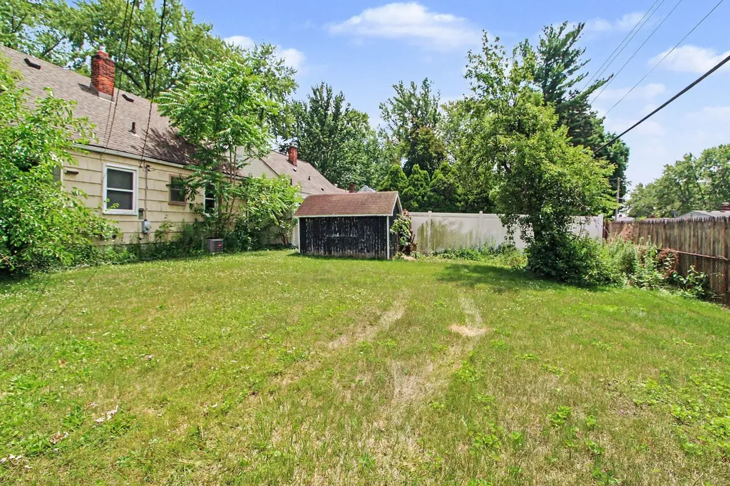 1210 Hull Ypsilanti Charter Township MI 48198