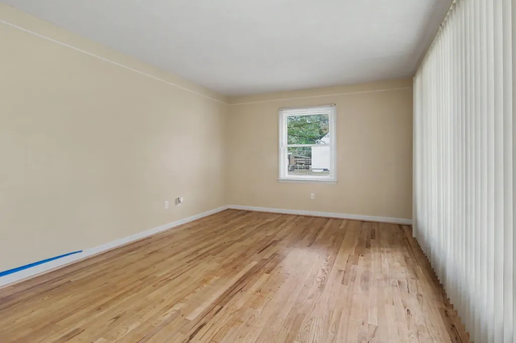 1210 Hull Ypsilanti Charter Township MI 48198
