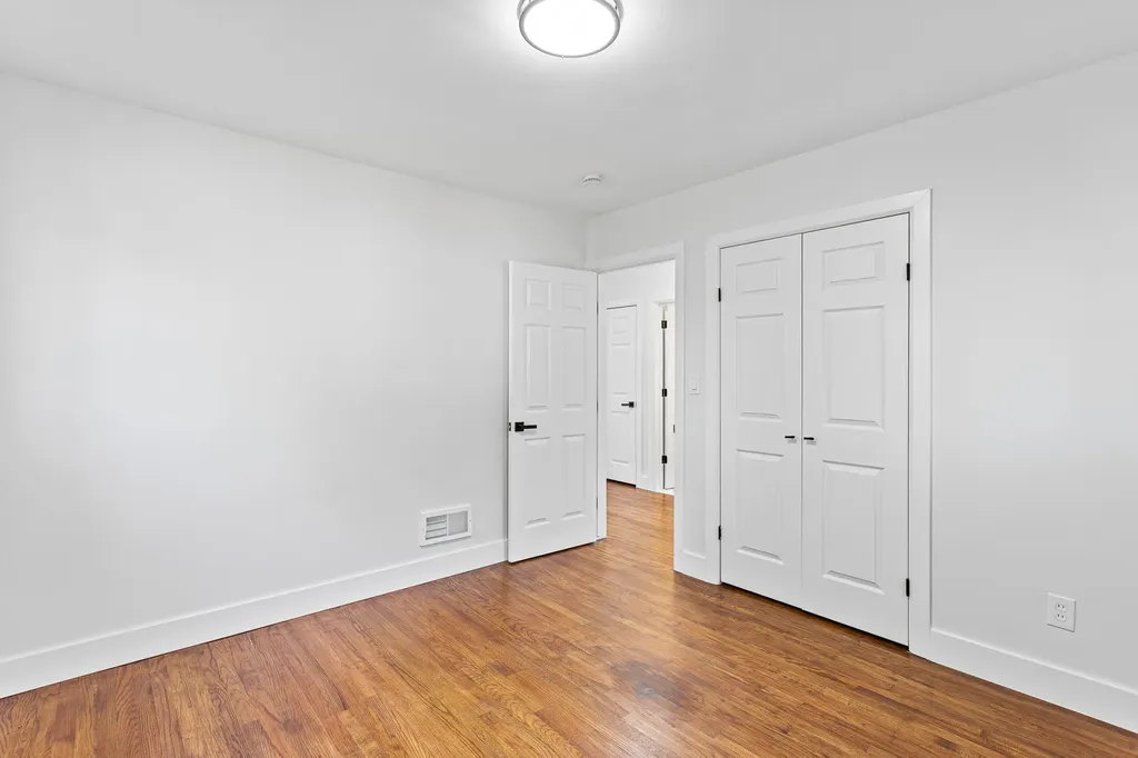 28852 Westfield Street Livonia City MI 48150