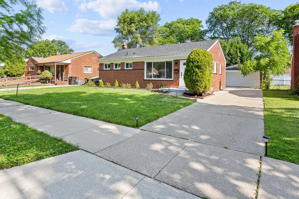 28852 Westfield Street Livonia City MI 48150