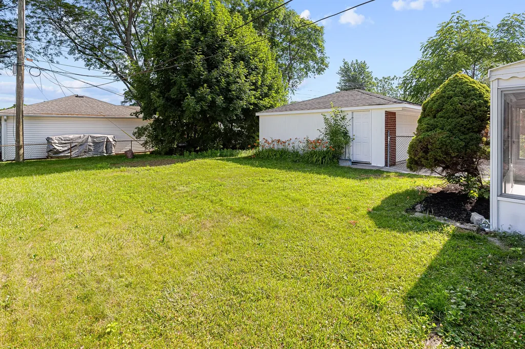 28852 Westfield Street Livonia City MI 48150