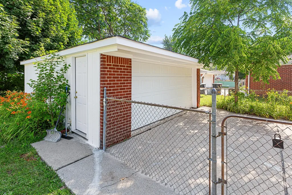 28852 Westfield Street Livonia City MI 48150