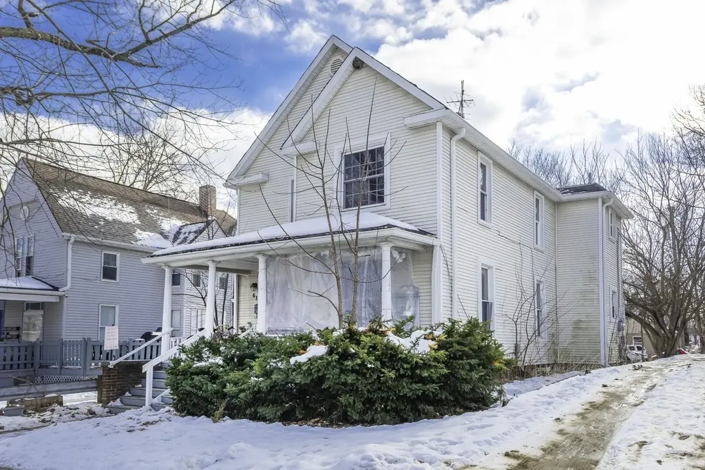 611 Emmet Street Ypsilanti City MI 48197