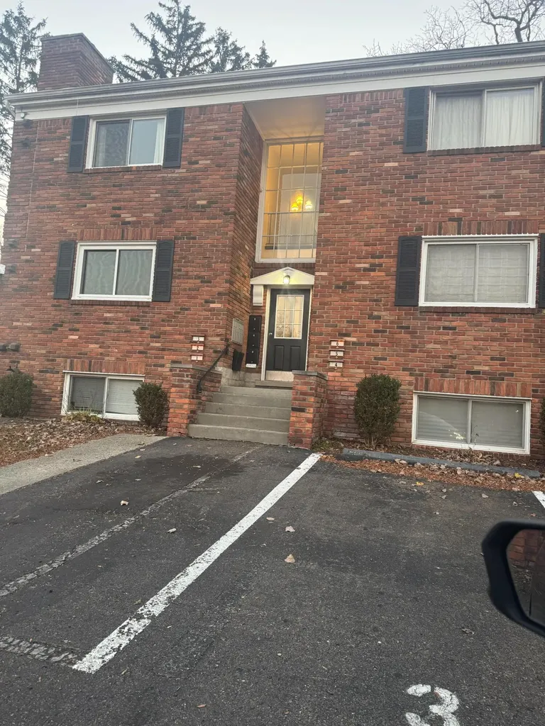 31831 Grand River Avenue Farmington City MI 48336
