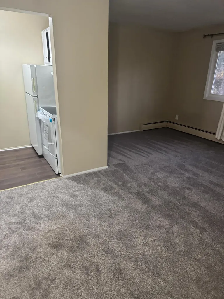 31831 Grand River Avenue Farmington City MI 48336