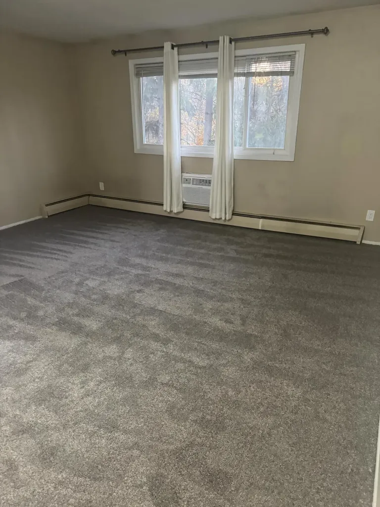 31831 Grand River Avenue Farmington City MI 48336