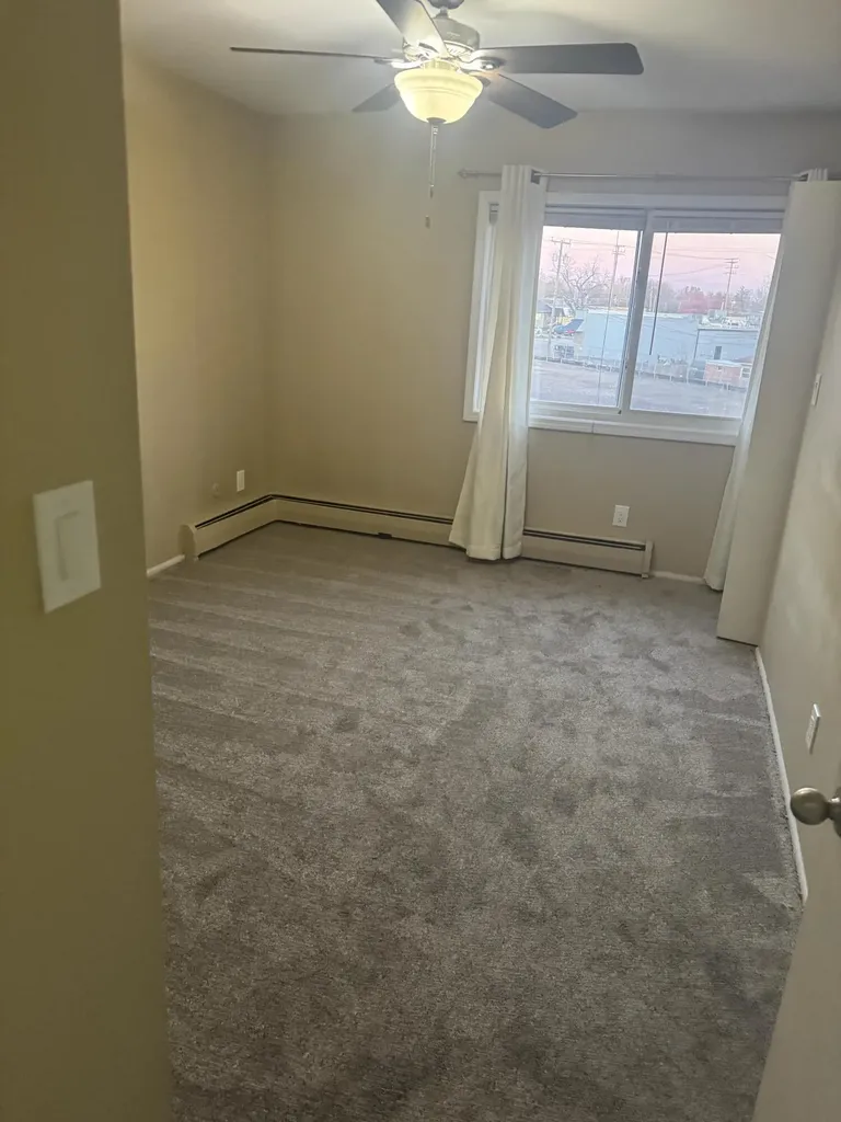 31831 Grand River Avenue Farmington City MI 48336