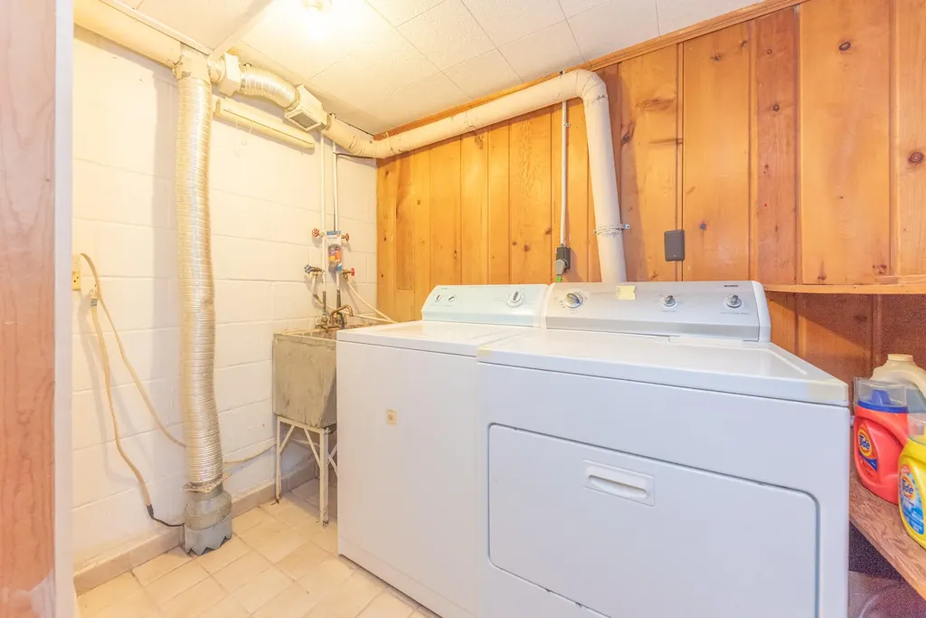1408 E Park Place Ann Arbor City MI 48104