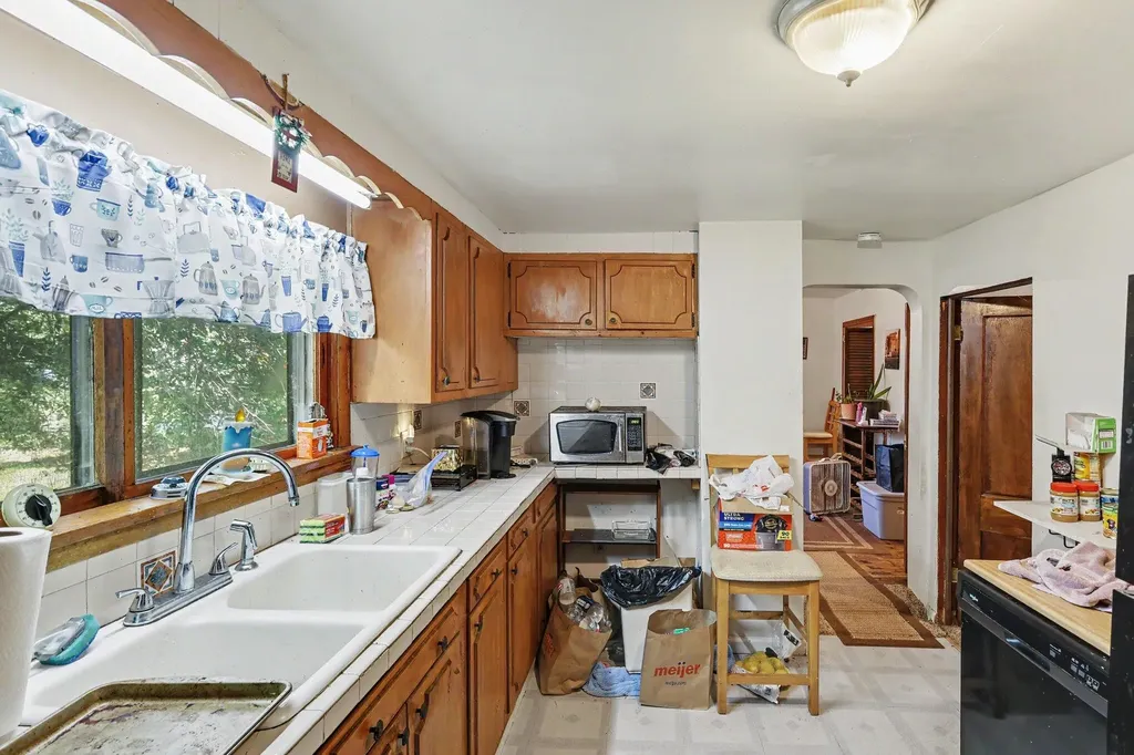 1109 Scott Street Jackson City MI 49202