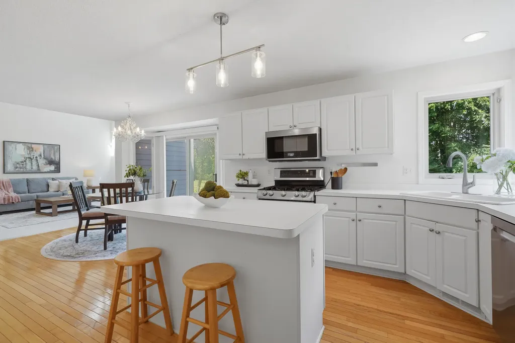 4197 Lake Forest Drive E Pittsfield Charter Township MI 48108