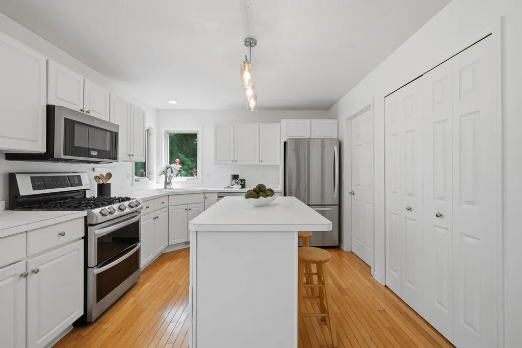 4197 Lake Forest Drive E Pittsfield Charter Township MI 48108