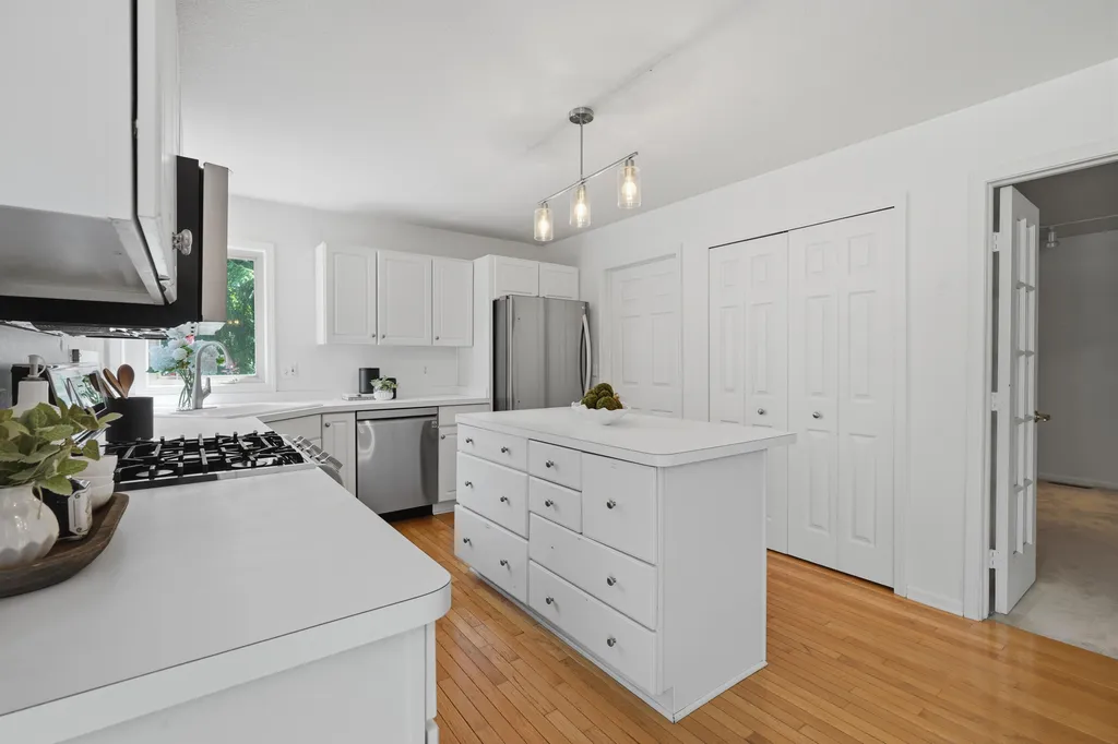 4197 Lake Forest Drive E Pittsfield Charter Township MI 48108