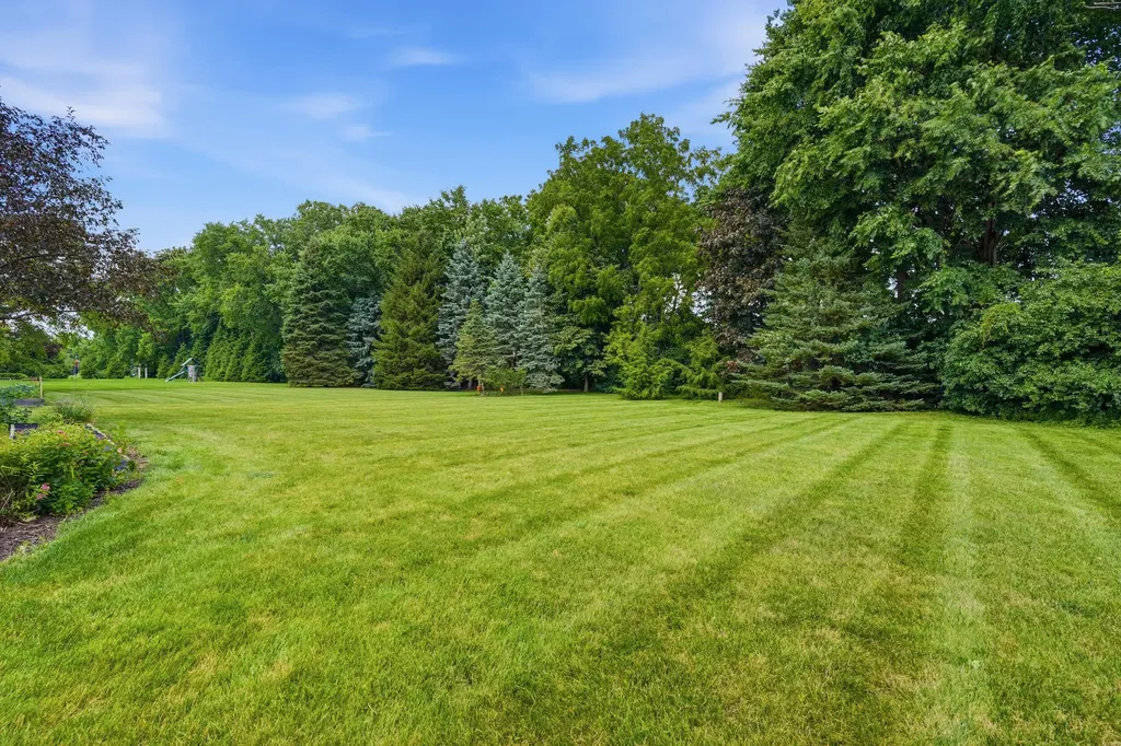 4197 Lake Forest Drive E Pittsfield Charter Township MI 48108