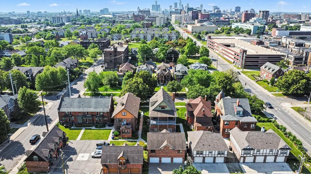 431 E Ferry Street Detroit City MI 48202