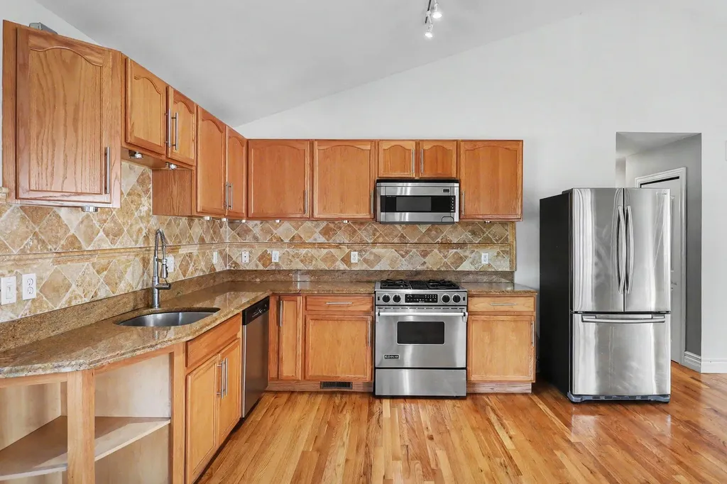 431 E Ferry Street Detroit City MI 48202