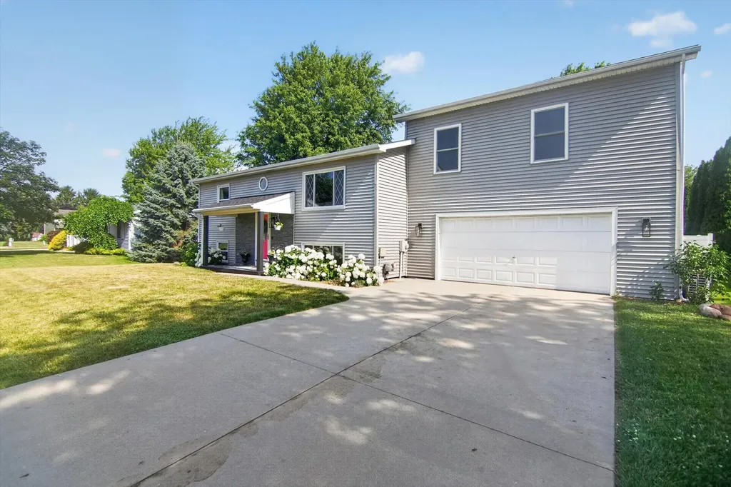438 South Street Blissfield Township MI 49228
