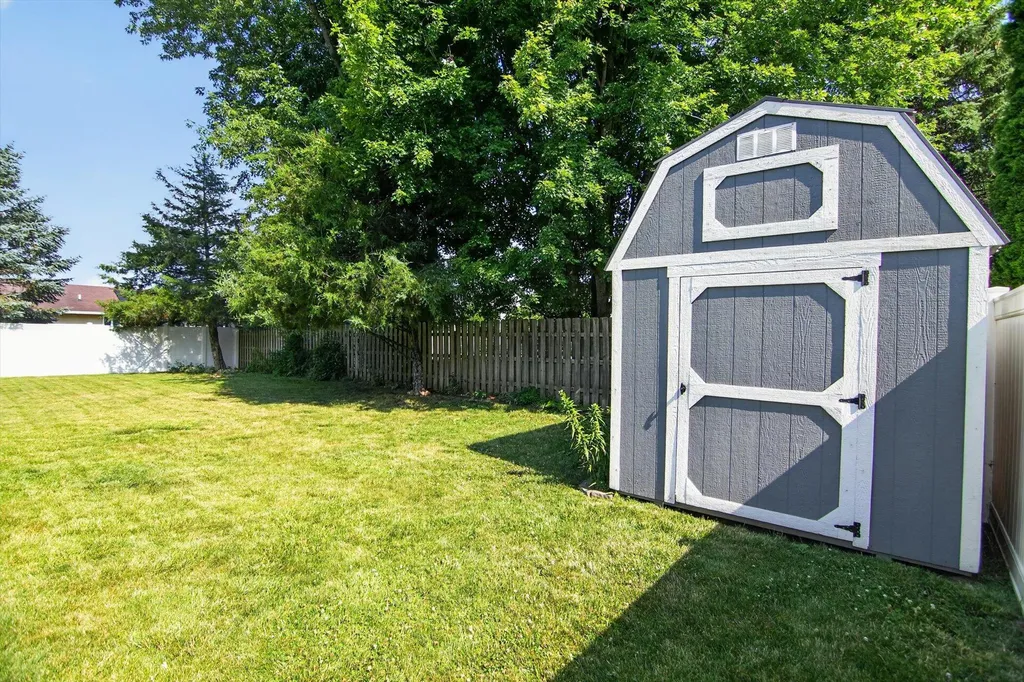 438 South Street Blissfield Township MI 49228