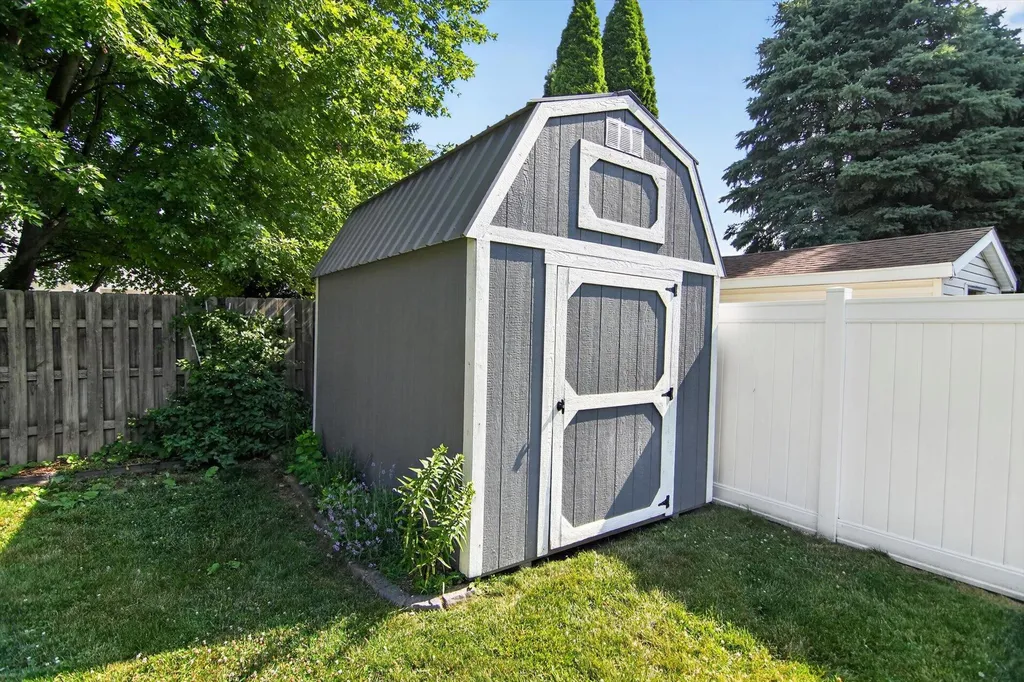 438 South Street Blissfield Township MI 49228