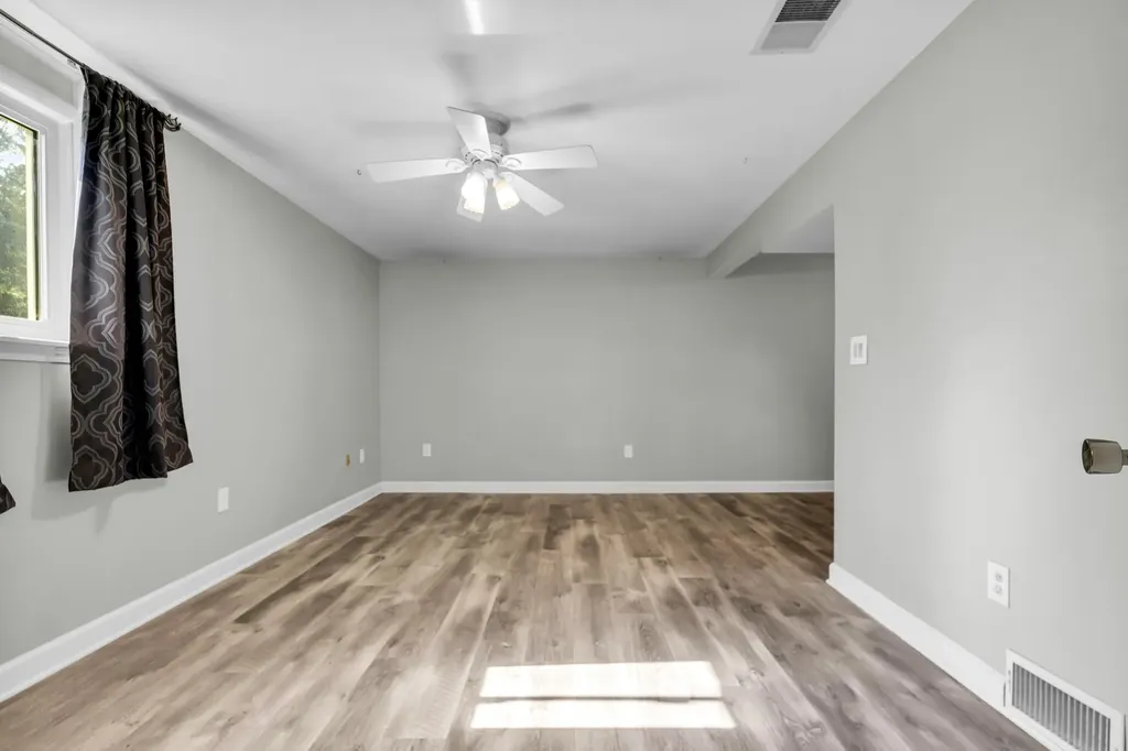 21009 Robinwood Street Farmington City MI 48336