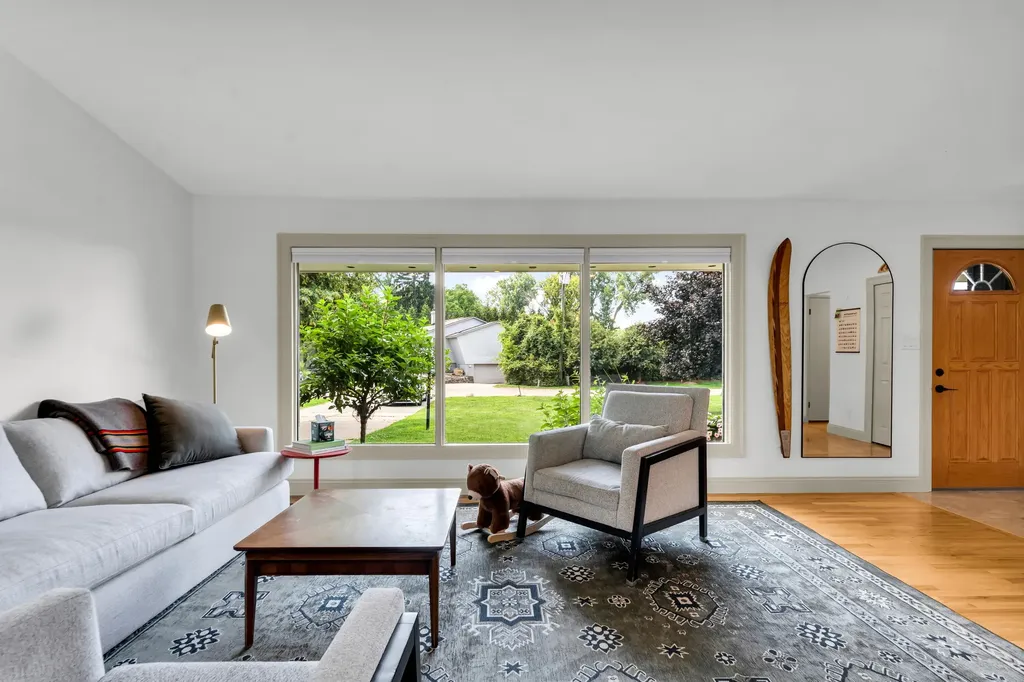 2348 Pine Lake Road West Bloomfield Charter Township MI 48324